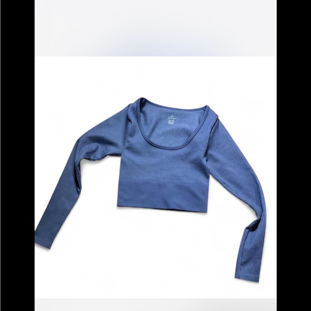 Aerie Blue Long Sleeve‎ crop top